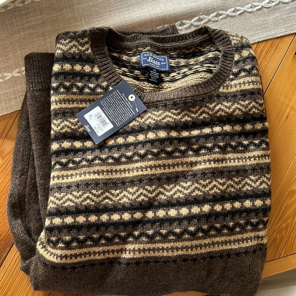Men’s Sweater. NWT